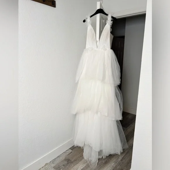 NEW Katie May Aurora Gown in Ivory - Picture 5 of 16